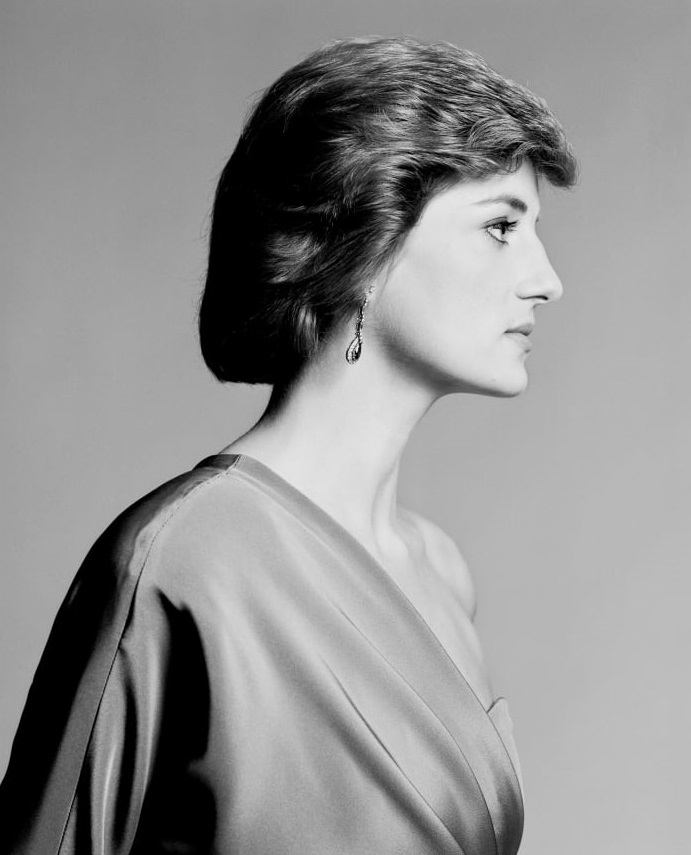 Conheça a história da fotografia inédita da princesa Diana exposta no Palácio de Kensington, em Londres